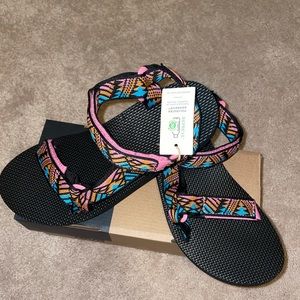 NWT TEVA SANDALS